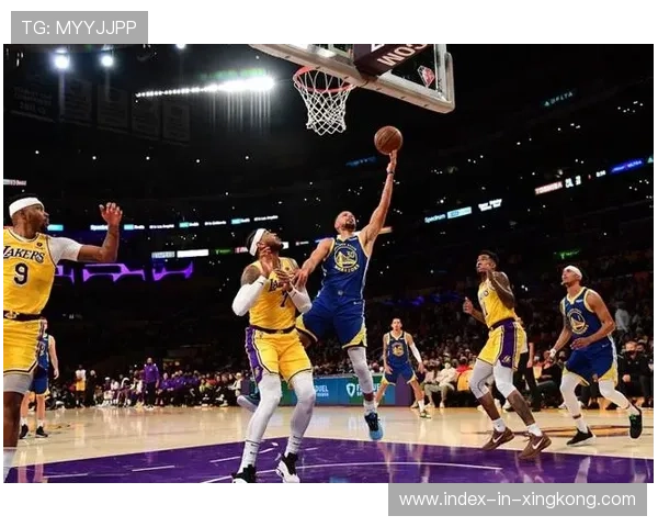 勇士战术板升级,侧重速度与外线联动