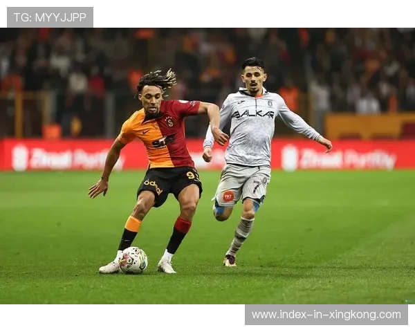 巴黎持续利用队形推进,穆基勒传球简洁高效