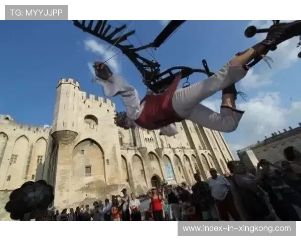 维尼修斯脚下舞蹈般操作引来喝彩：星辰系列训练鞋的秘密解码